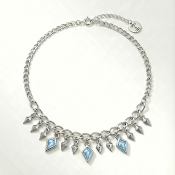 Collar  "INDOMABLE" PLATA