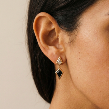 Pendiente  "INDOMABLE" ORO